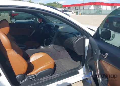 2015 Hyundai Genesis 3.8 Ultimate z USA, uszkodzony, nr VIN KMHHU6KJXFU123222